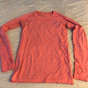 Lululemon swiftly tech long sleeve, size 6